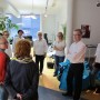 Alkuillasta kuorolaiset kokoontuivat Turku365:n toimistolle käymään läpi tulevan tuutulaulukeikan kulkua.